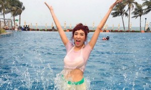 เฟี้ยวฟ้าว สุดสวิงริงโก้ ทำบุญปั๊ป ได้โชคถูกหวย 1 ล้านบาท เฟี้ยวฟ้าว สุดสวิงริงโก้ ทำบุญปั๊ป ได้โชคถูกหวย 1 ล้านบาท