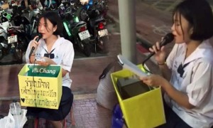 น้องแพร เด็กเปิดหมวกร้องเพลงหาเงินเรียน น้องแพร เด็กเปิดหมวกร้องเพลงหาเงินเรียน