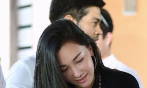 นุ่น-ต๊อด ควงคู่ทำบุญทอดกฐินที่เชียงราย ภาพคู่ไม่ธรรมดาอีกแล้ว